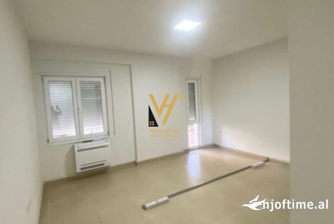 JEPET ZYRE 70 M2ME QERA TE RRUGA E KOSOVAREVE 800 EURO