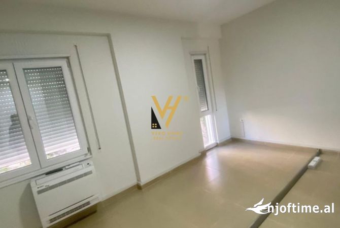 JEPET ZYRE 70 M2ME QERA TE RRUGA E KOSOVAREVE 800 EURO