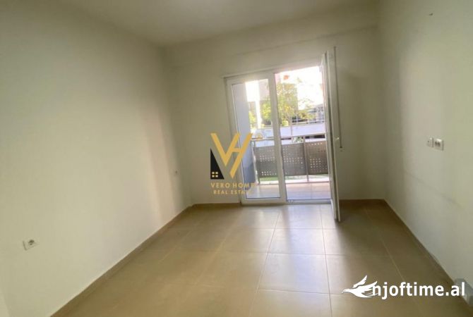 Ambient biznesi me qera 3+1 ne Tirane - 800 Euro