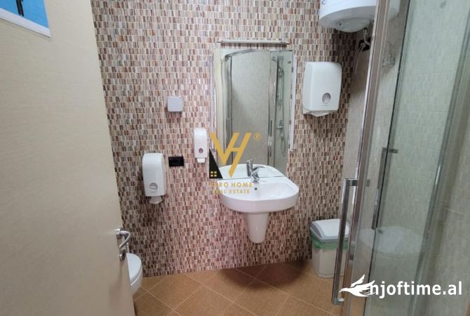 JEPET ZYRE 190 M2 ME QERA TE KOMPLEKSI DELIJORGJI 250.000 LEKE