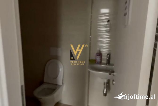 JEPET ZYRE 122 M2 ME QERA TE KOMPLEKSI ARLIS, RRUGA E DIBRES 650 EURO