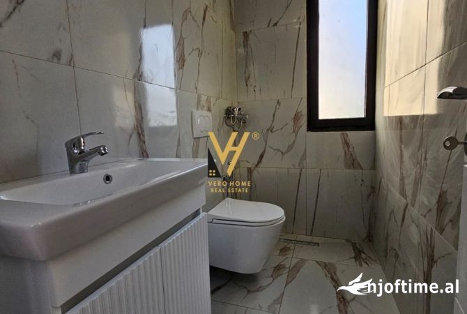 Shtepi ne shitje Apartament ne Tirane, 1+1, Mobilimi Bosh, pa mobiluar, Pagesa 108,000  Euro.