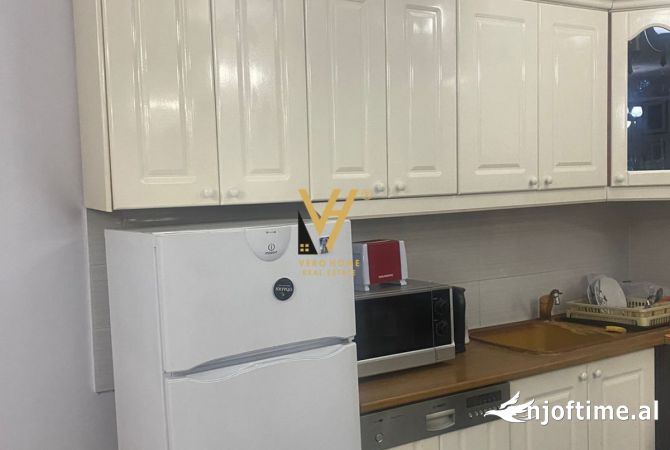 Shtepi me qera Apartament ne Tirane, 2+1, Mobilimi E mobiluar, Pagesa 900  Euro.