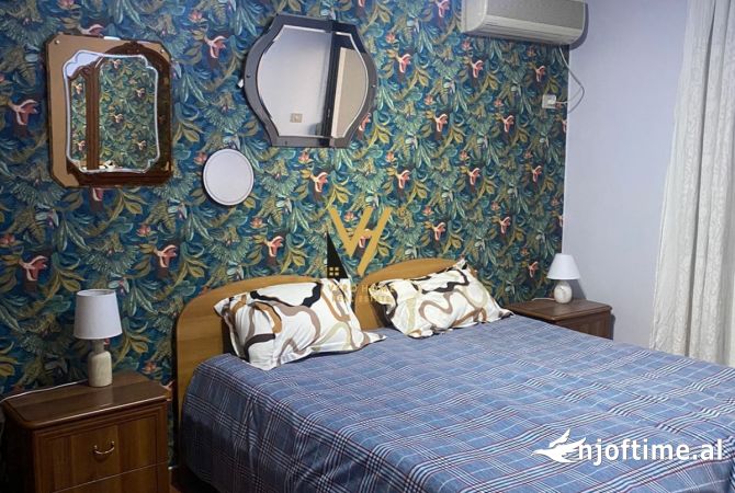Shtepi me qera Apartament ne Tirane, 2+1, Mobilimi E mobiluar, Pagesa 900  Euro.