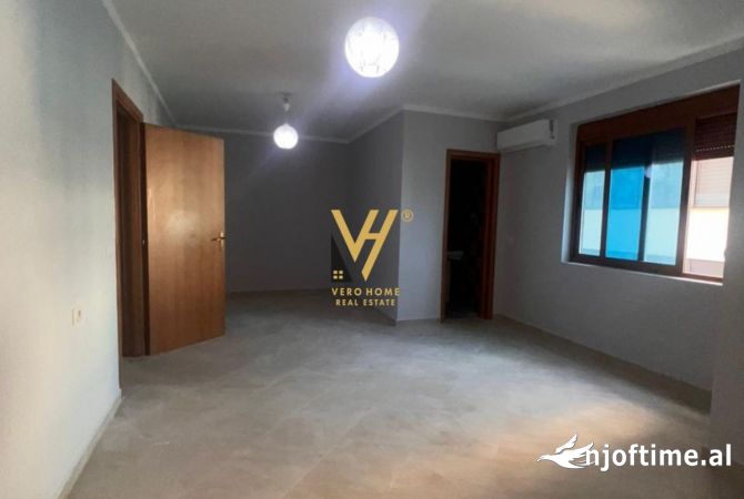 Ambient biznesi me qera 3+1 ne Tirane - 700 Euro