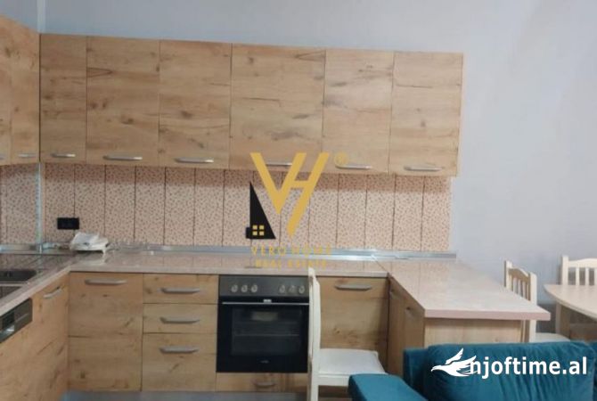 Shtepi me qera Apartament ne Tirane, 2+1, Mobilimi E mobiluar, Pagesa 550  Euro.