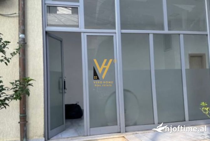 Ambient biznesi me qera 1+1 ne Tirane - 25,000 Leke