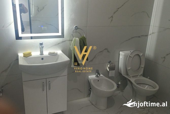 JEPET MAGAZINE 1500 M2 ME QERA NE AKSIN TIRANE- DURRES 6.000 EURO