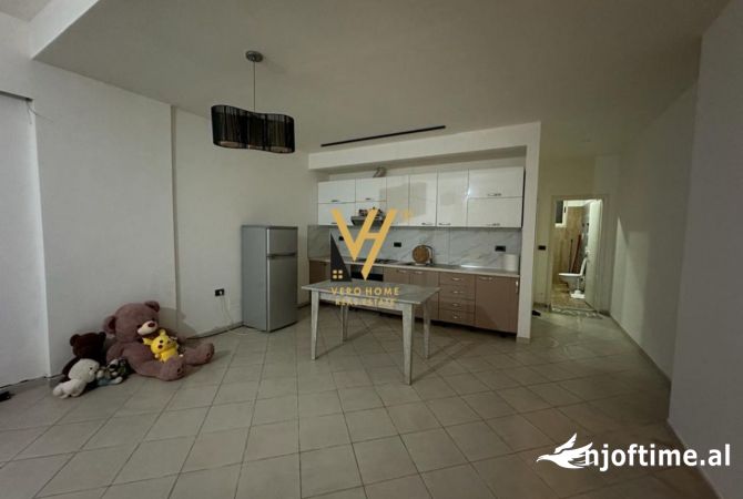 Shtepi ne shitje Apartament ne Tirane, 1+1, Mobilimi E mobiluar, Pagesa 73,000  Euro.