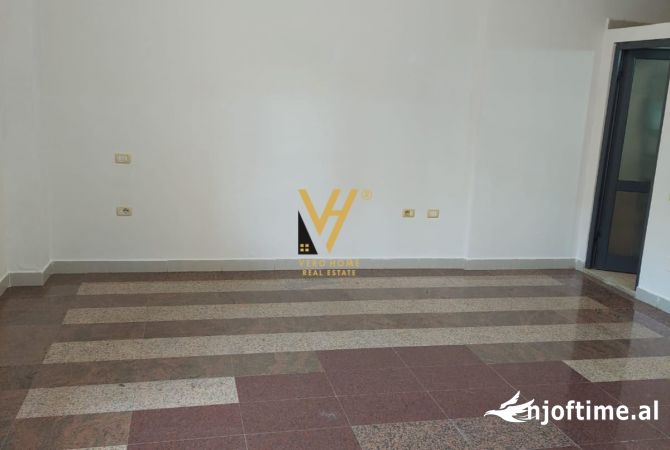 Ambient biznesi me qera 1+1 ne Tirane - 25,000 Leke
