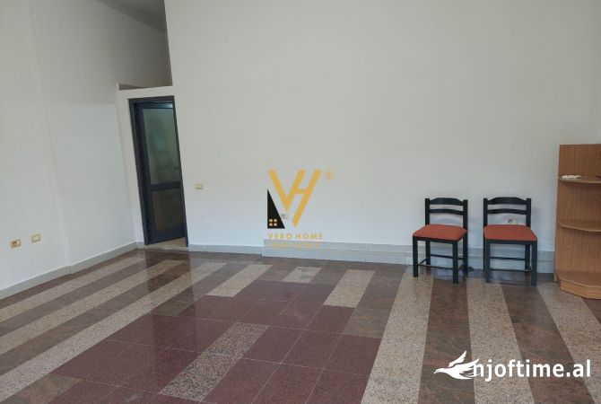 JEPET DYQAN 40 M2 ME QERA TE RRUGA DERVISH HEKALI 25.000 LEKE