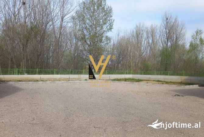 Ambient biznesi me qera 4+1 ne Tirane - 2,500 Euro