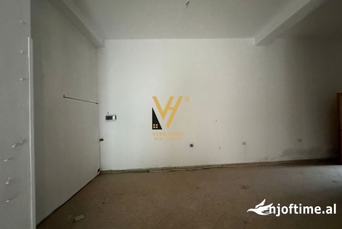 JEPEN DY AMBIENTE BIZNESI 100M2 ME QERA TE MYSLYM SHYRI 900 EURO