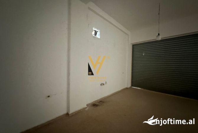 JEPEN DY AMBIENTE BIZNESI 100M2 ME QERA TE MYSLYM SHYRI 900 EURO