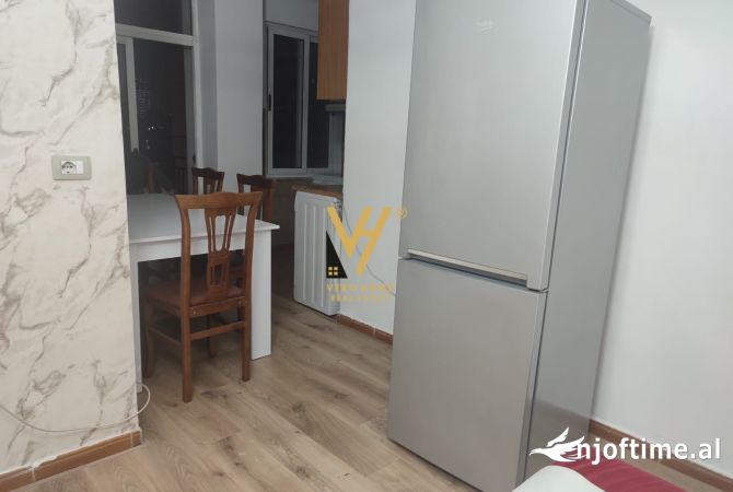 Shtepi me qera Apartament ne Tirane, 1+1, Mobilimi E mobiluar, Pagesa 650  Euro.