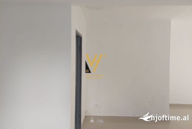 Ambient biznesi me qera 1+1 ne Tirane - 30,000 Leke