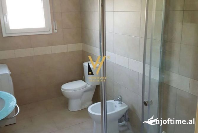 Shtepi ne shitje Shtepi Private ne Tirane, 4+1, Mobilimi E mobiluar, Pagesa 170,000  Euro.