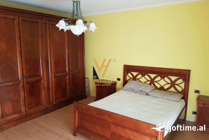 Shtepi ne shitje Shtepi Private ne Tirane, 4+1, Mobilimi E mobiluar, Pagesa 170,000  Euro.