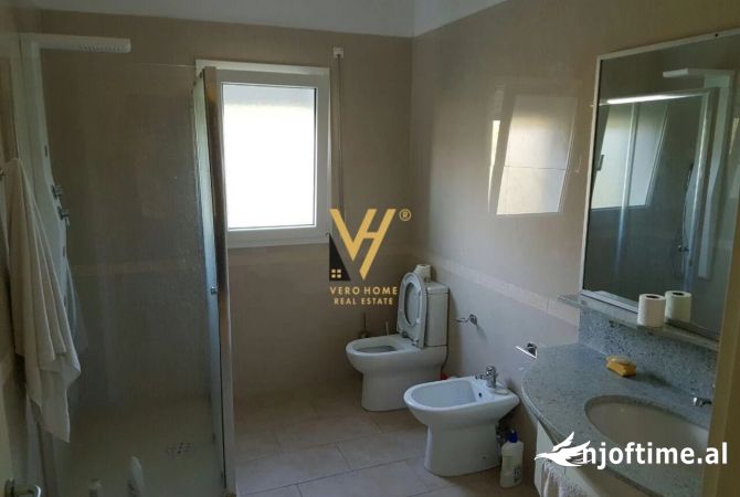 Shtepi ne shitje Shtepi Private ne Tirane, 4+1, Mobilimi E mobiluar, Pagesa 170,000  Euro.