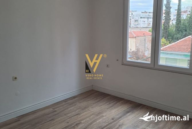 Ambient biznesi me qera 3+1 ne Tirane - 700 Euro