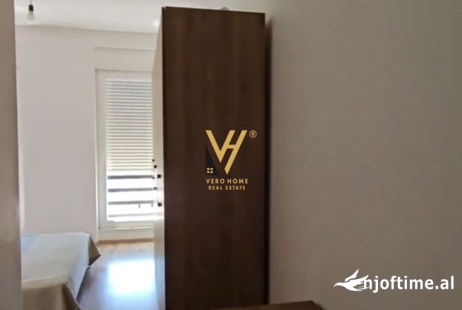 Shtepi ne shitje Apartament ne Tirane, 1+1, Mobilimi Bosh, pa mobiluar, Pagesa 150,000  Euro.