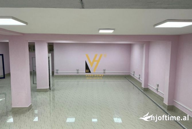 JEPET AMBJENT 130 M2 ME QERA TE XHAMIA E TABAKEVE 650 EURO
