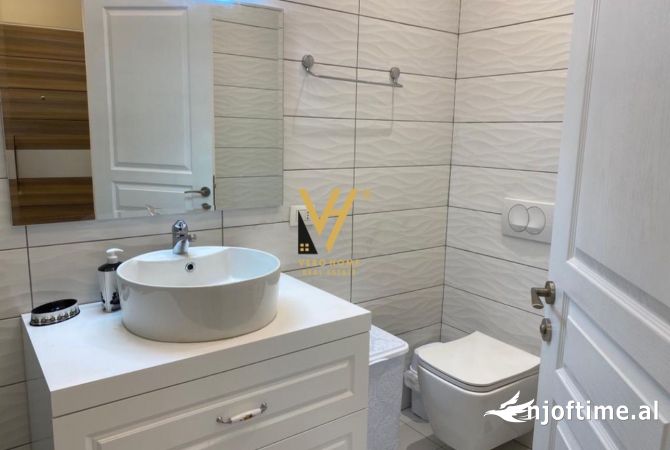 Shtepi me qera Apartament ne Tirane, 2+1, Mobilimi E mobiluar, Pagesa 550  Euro.