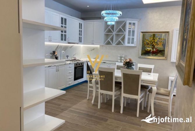 Shtepi me qera Apartament ne Tirane, 2+1, Mobilimi E mobiluar, Pagesa 550  Euro.