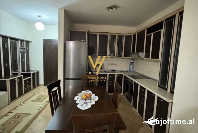 Shtepi me qera Apartament ne Tirane, 2+1, Mobilimi E mobiluar, Pagesa 430  Euro.