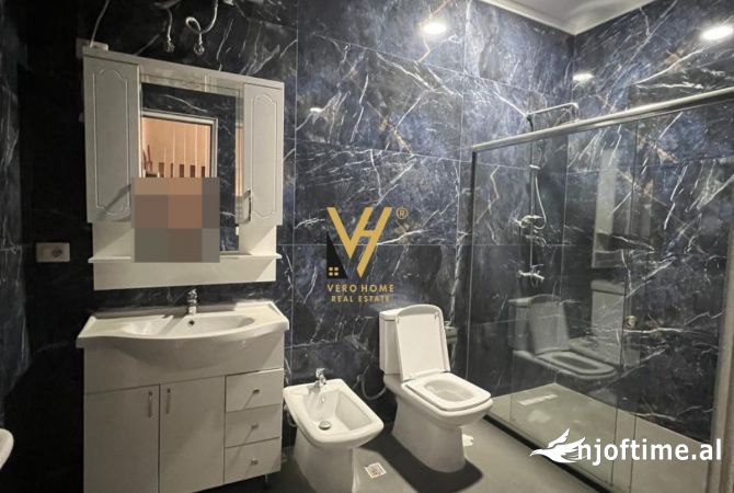 Ambient biznesi me qera 3+1 ne Tirane - 2,200 Euro