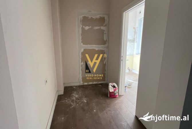 JEPET ZYRE 180 M2 ME QERA TE SHESHI WILLSON 2.200 EURO