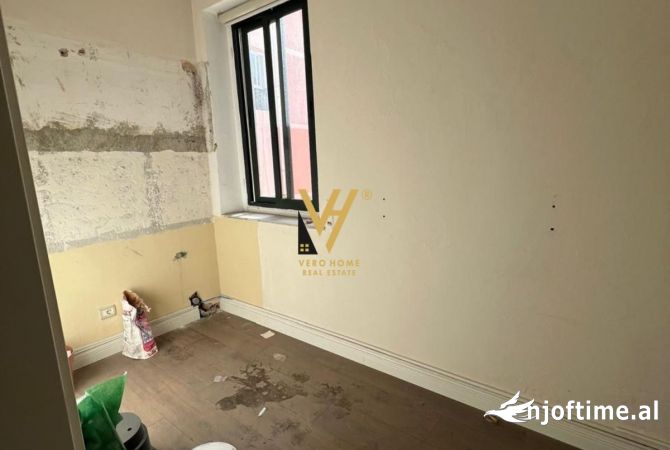 JEPET ZYRE 180 M2 ME QERA TE SHESHI WILLSON 2.200 EURO