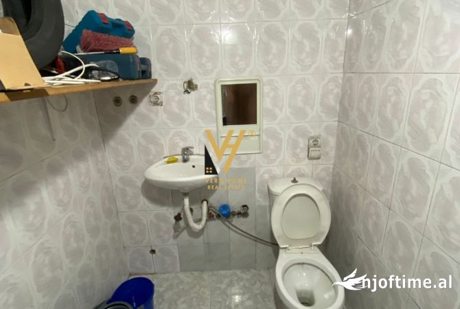 Ambient biznesi ne shitje 1+1 ne Tirane - 111,000 Euro