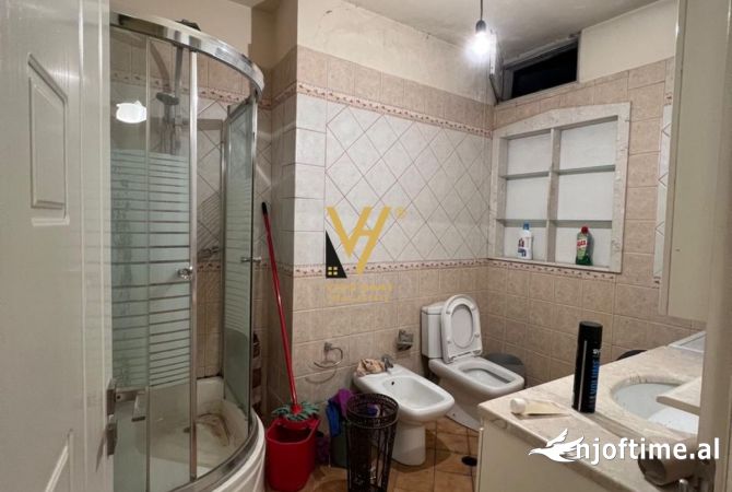 Shtepi me qera Apartament ne Tirane, 2+1, Mobilimi E mobiluar, Pagesa 1,000  Euro.