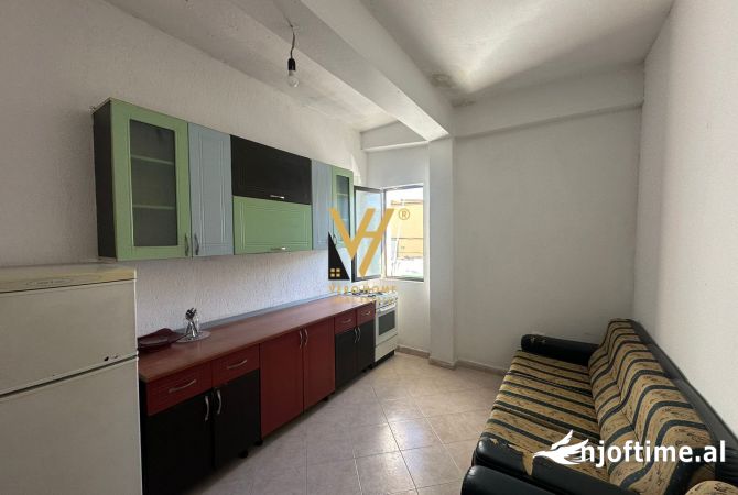 Ambient biznesi me qera 3+1 ne Tirane - 700 Euro