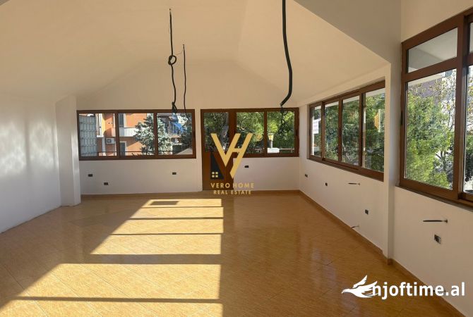 Ambient biznesi me qera 3+1 ne Tirane - 2,500 Euro