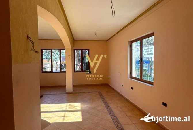 JEPET AMBIENT BIZNESI 255 M2 ME QERA NE DON BOSKO 2.500 EURO