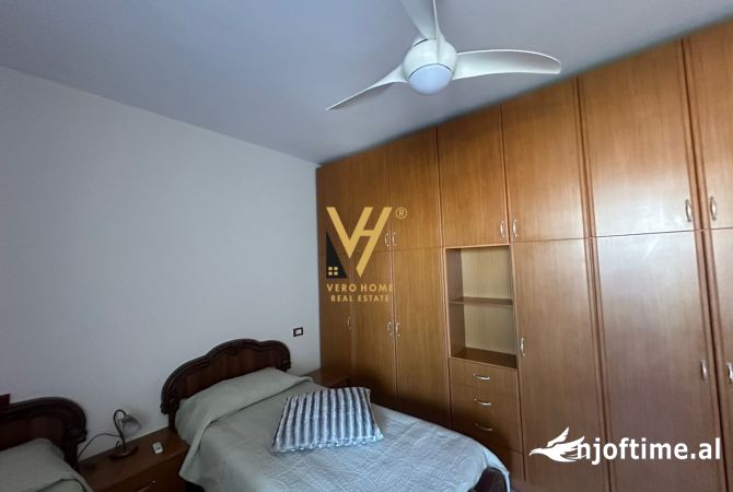 Shtepi ne shitje Apartament ne Tirane, 2+1, Mobilimi E mobiluar, Pagesa 216,000  Euro.