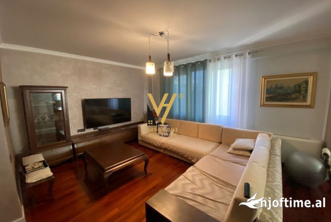 Shtepi me qera 3+1 ne Tirane - 2,500 Euro