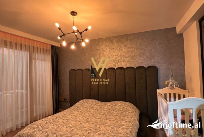 Shtepi ne shitje Apartament ne Tirane, 2+1, Mobilimi E mobiluar, Pagesa 220,000  Euro.