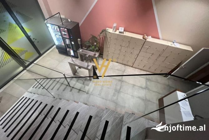 JEPET ZYRE 562 M2 ME QERA NE QENDER 7.000 EURO