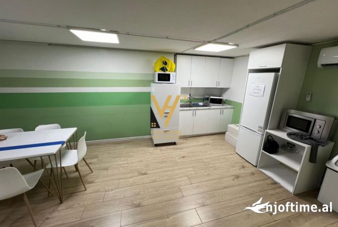 Ambient biznesi me qera 3+1 ne Tirane - 7,000 Euro