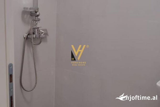 JEPET ZYRE 60 M2 + OBORR ME QERA TE ZOGU I ZI 700 EURO