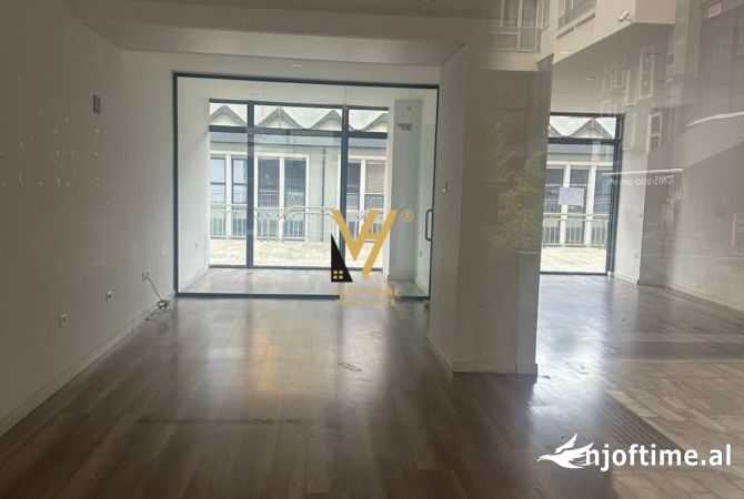 Ambient biznesi me qera 1+1 ne Tirane - 1,700 Euro