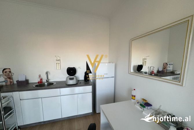 Ambient biznesi me qera 3+1 ne Tirane - 1,500 Euro