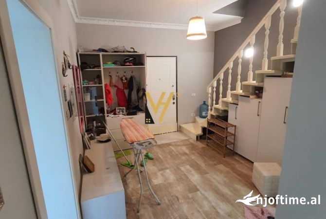 Shtepi ne shitje Shtepi Private ne Tirane, 7+1, Mobilimi E mobiluar, Pagesa 440,000  Euro.