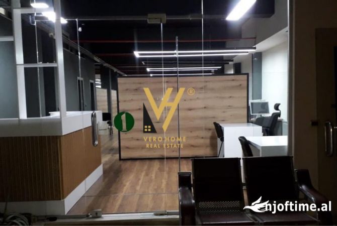 Ambient biznesi me qera 3+1 ne Tirane - 2,800 Euro