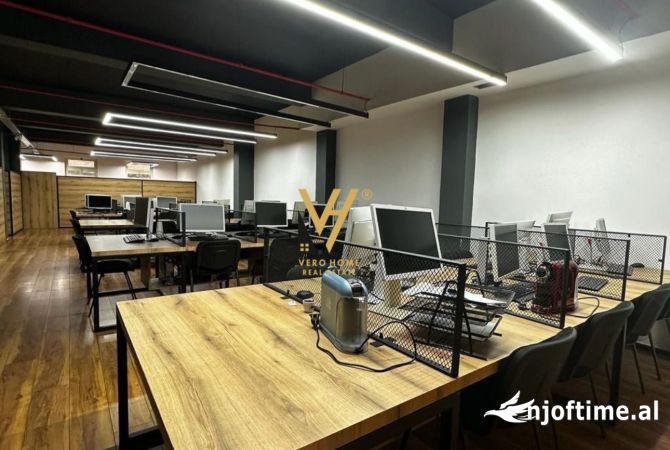 Ambient biznesi me qera 3+1 ne Tirane - 2,800 Euro