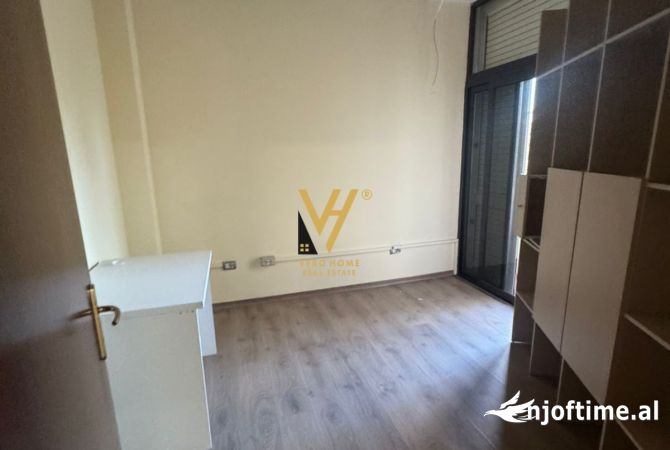 JEPET ZYRE OPEN SPACE 115 M2 ME QERA NE BLLOK 1.100 EURO