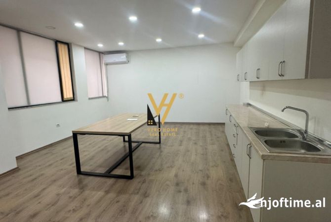 JEPET ZYRE OPEN SPACE 320 M2 ME QERA NE BLLOK 3.200 EURO